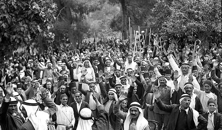 تظاهرة في قرية العناب شمال غرب القدس خلال ثورة عام 1936