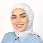 زينب عوض