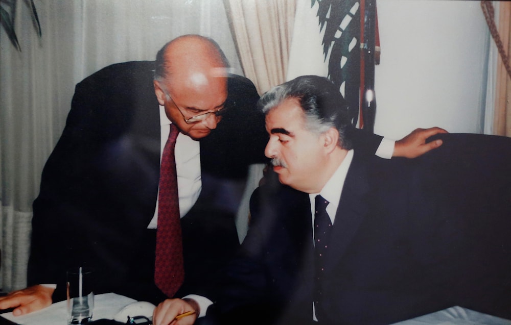 الراحل بهيج طبارة مع الرئيس الشهيد رفيق الحريري في صورة واحدة (أرشيف الأخبار)