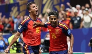 يسعى منتخبُ لاروخا للفوز بالمباراة من أجل تعزيز صدارته للمجموعة الثامنة.