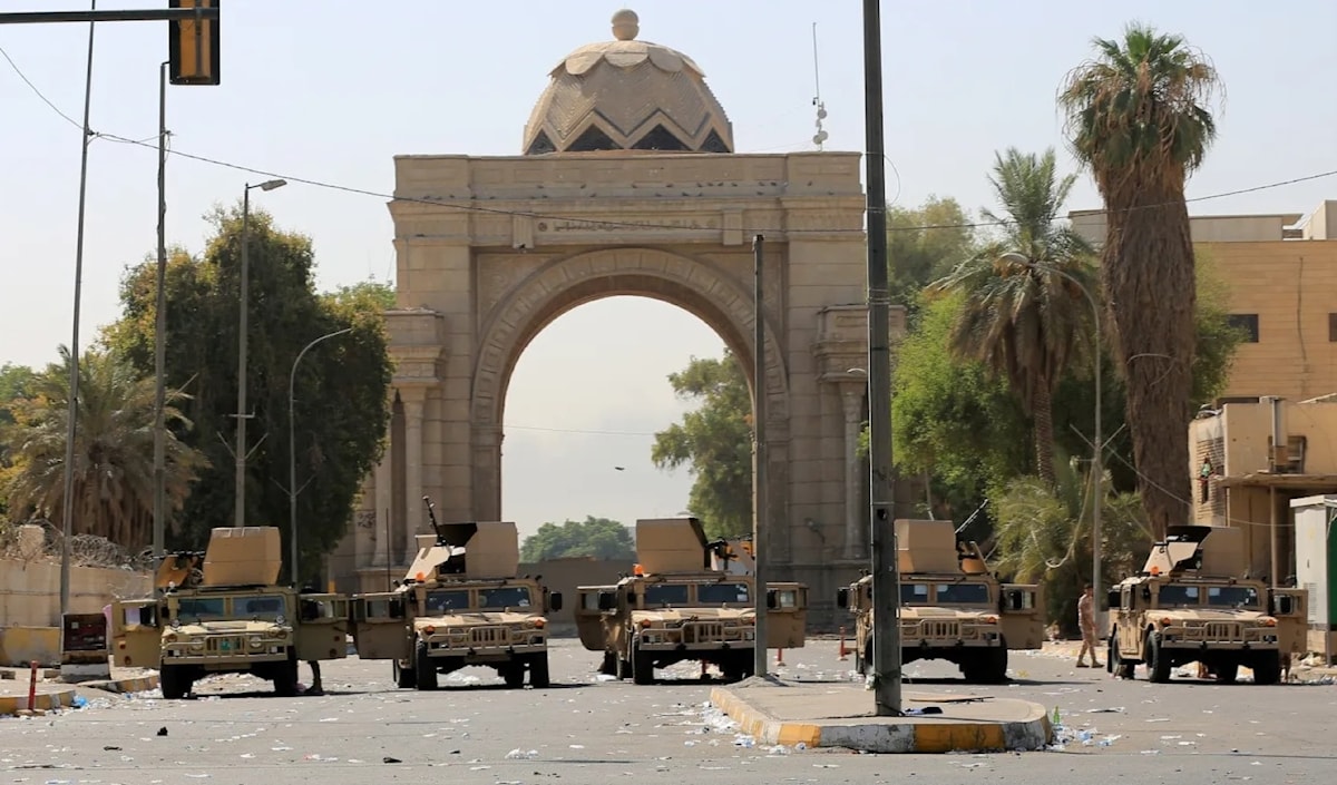 دخلت قوة أمنية إلى شركة نفط الوسط لوجود معلومات بوجود أشخاص متورطين بفساد مالي. (من الويب)