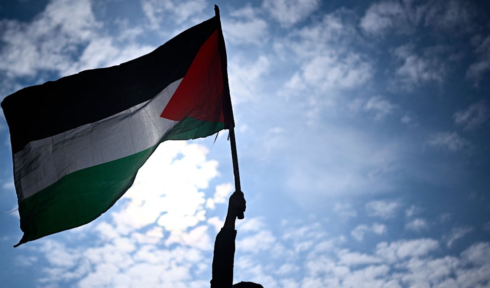 عادت القضية الفلسطينية لتحتل موقعاً في النقاشات في العديد من المجتمعات (أ ف ب)
