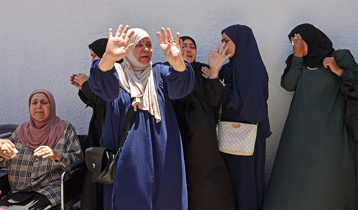 تشي كثافة الغارات والتركيز المتزايد على قصف الشقق السكنية بأن الاحتلال انتقل إلى مرحلة جديدة من التصعيد (أ ف ب)