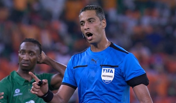 برازيلي يقود الافتتاح