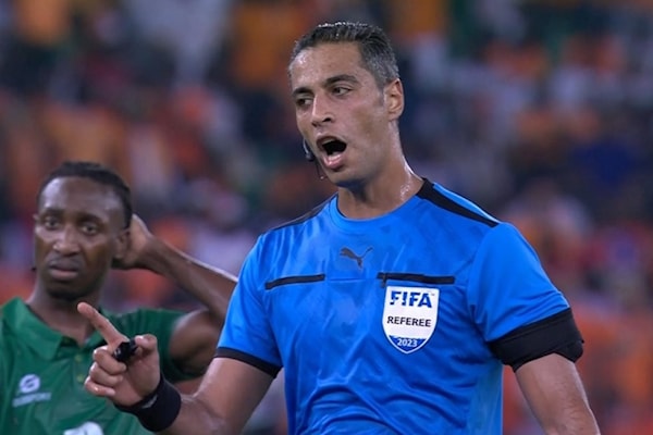 برازيلي يقود الافتتاح