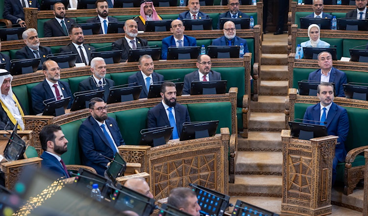 سيُكلف البرلمان بتشكيل لجنة لصوغ الدستور الجديد (سانا)
