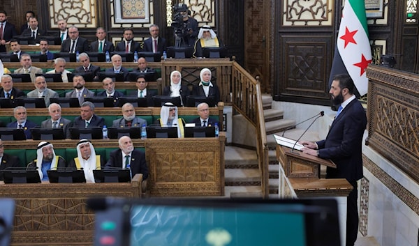 الشرع يلقي كلمة خلال الجلسة الأولى لمجلس الشعب (من الويب)
