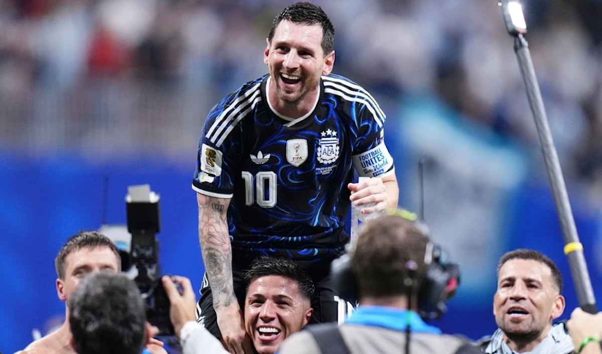 أثبت المنتخب الأرجنتيني أن التقدّم عليه لا يعني شيئاً حتى إطلاق صافرة النهاية (ويب)