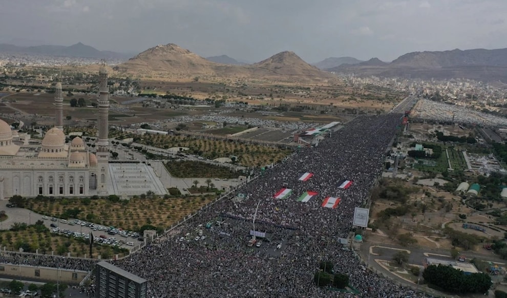 طوفان بشري في صنعاء (سبأ)