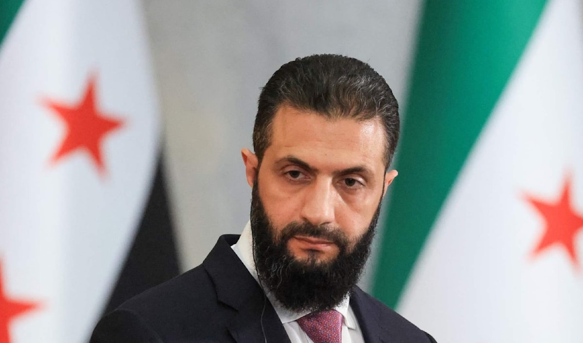 تعكس خطوة تعيين وزير الداخلية أنس خطاب مديراً لـ«مكتب الأمن القومي»، رغبة الشرع في ضمان مرجعية هذا المكتب للرئاسة (أ ف ب)