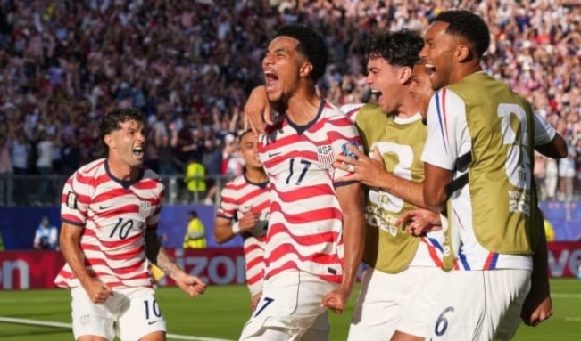ضربَ المنتخب الأميركي موعداً مع منتخب بلجيكا في الدور المقبل.