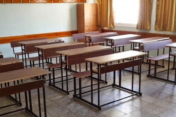 قد لا يتمكن الأطفال من العودة إلى المدارس بفعل تضررها (من الويب)