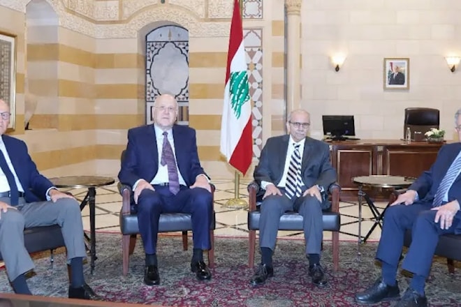 (رئاسة الحكومة)