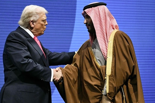 تراهن واشنطن على استعادة الرياض كفاعل إقليمي ضاغط ومحوري في مواجهة طهران وحلفائها (أ ف ب)