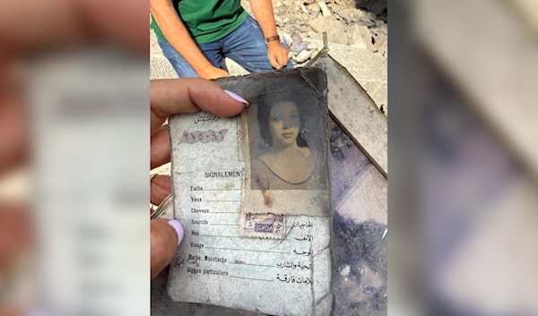 ما تبقى من جواز سفر والدة سعد الزين صاحب المنزل الأثري الذي دمرته إسرائيل في كفررمان (الأخبار)