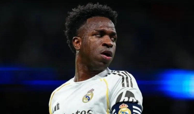 وضعَ آرسنال اللاعب البرازيلي فينيسيوس جونيور، جناح ريال مدريد، على رأس أولوياته لتدعيم صفوفه.