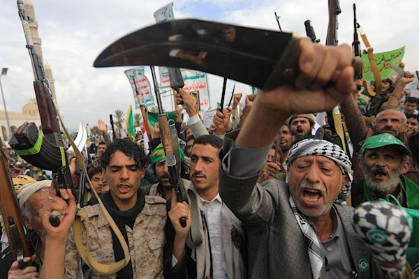 صنعاء ترفع مستوى استهدافها للبنية النفطية الحيوية في السعودية (من الويب)
