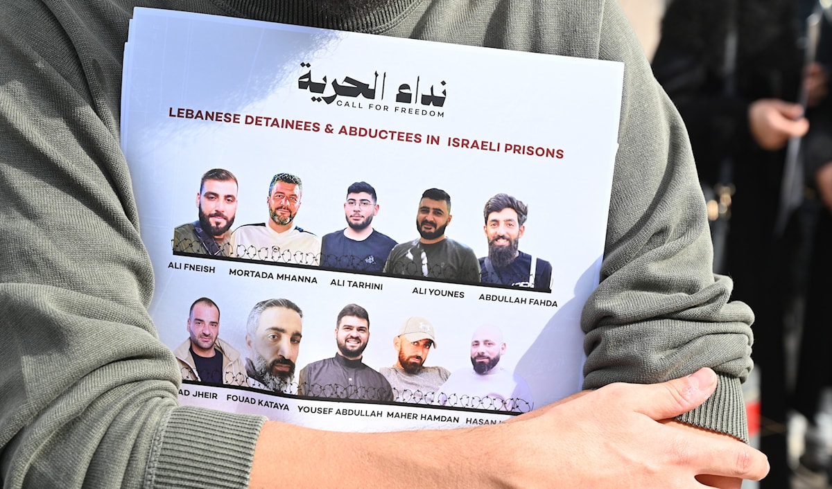 أوضح صفا أنه سلّم تورك ملفاً يتضمن أسماء الأسرى وتقريراً عن أوضاعهم وملصقاً يضم صورهم. (مروان بوحيدر)