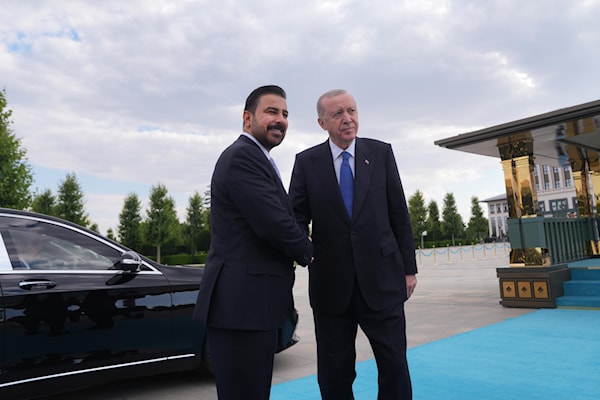 إردوغان يستقبل الزيدي لدى وصوله إلى أنقرة (من الويب)