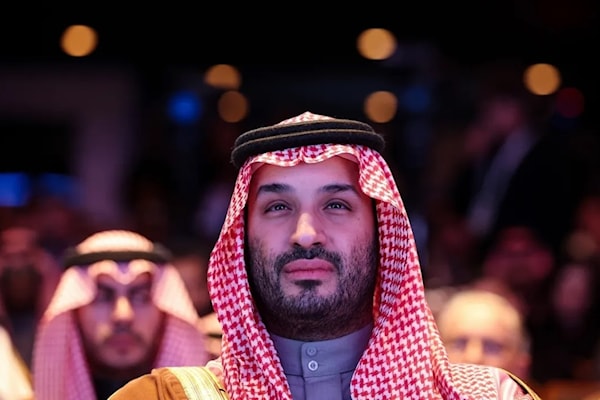 مالت السعودية إلى قبول أسعار «أقلّ نسبياً» مقابل الحفاظ على موقعها النفطي في العالم (أ ف ب)