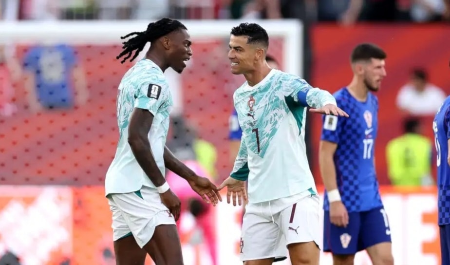 تغلّبَ المنتخب البرتغالي على نظيره الكرواتي (2-1).