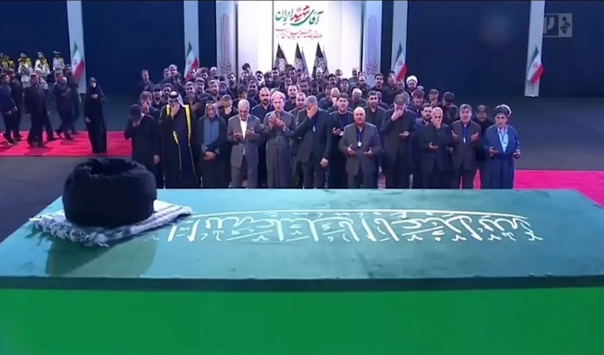 بدء مراسم تستمر أسبوعاً لتشييع خامنئي في طهران (من الويب)