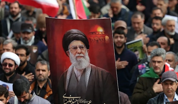 الإمام الخامنئي... رجل العصر الذي لم يساوم على آمال المستضعفين