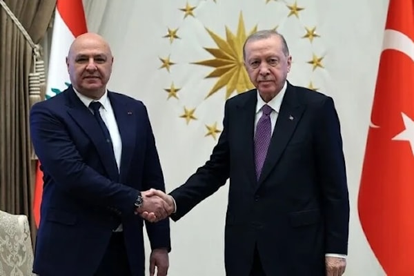إردوغان مستقبلاً عون في أنقرة (الأناضول)