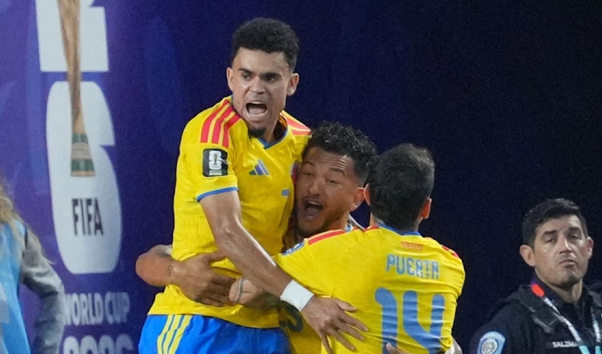 ضربَ المنتخب الكولومبي موعداً مع منتخب سويسرا في ثمن النهائي.