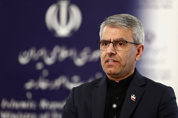 أوضح بقائي أن الاتصالات القائمة تقتصر على تبادل الرسائل عبر الوسطاء بشأن القضايا الراهنة (من الويب)