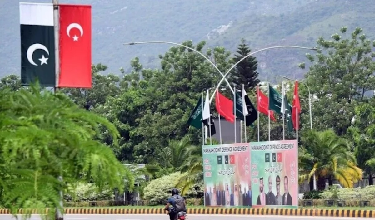 أكد وزير الخارجية الباكستاني أن الاتفاقية «دفاعية بطبعها، وليست موجَّهة ضدّ أيّ بلد» (من الويب)