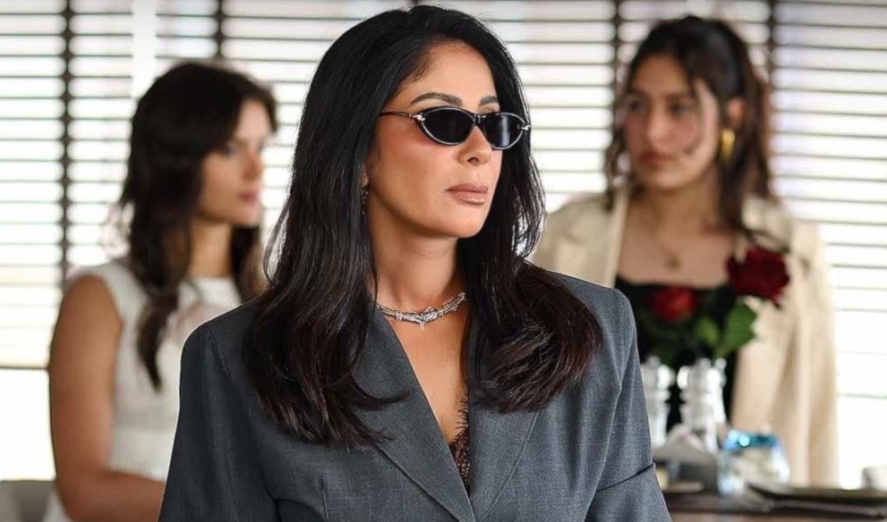 روّج تطبيق «شاهد» لمسلسل «طالع نازل»، مسرّباً مجموعة من صور كواليس التصوير