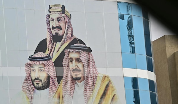 تمّ دفع المملكة تدريجياً من صيغة حكم تستند إلى عائلة آل سعود إلى ما يمكن وصفه بـ«الدولة السلمانية» (أ ف ب)