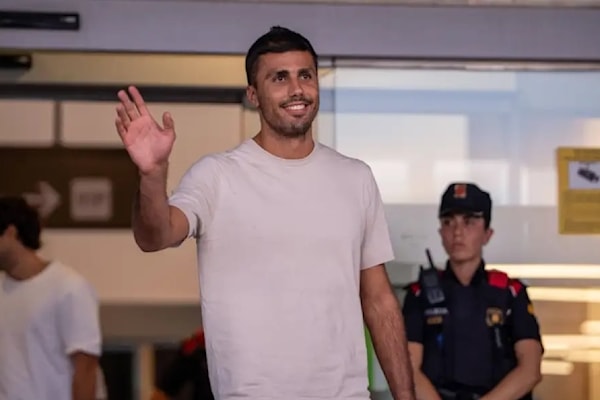 سيدفع برشلونة مبلغاً ثابتاً قدره 60 مليون يورو للاعب، بالإضافة إلى 11 مليون يورو كمتغيّرات.