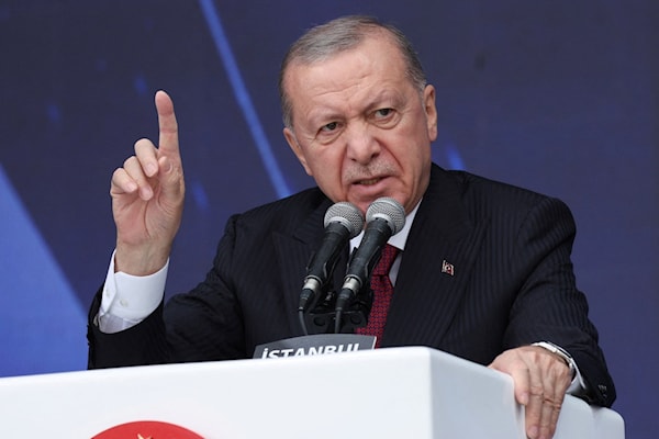 إردوغان يقدم نفسه فاتحاً إلا ضد إسرائيل (من الويب)