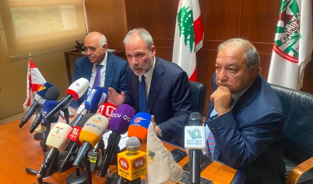 الكعكي ومرتينوس والقصيفي خلال المؤتمر الصحافي في نقابة المحامين (من الويب)