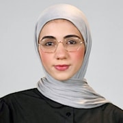 زينب بزي