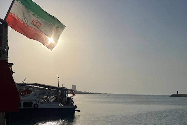 تُسجّل حركة نشطة للسفن الملتزمة بالمسار المائي الذي حدّده «الحرس الثوري» (الأخبار)