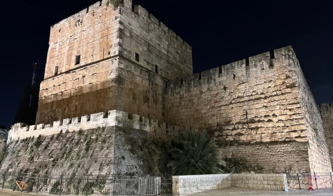 يمضي الاحتلال في مشاريع تهويدية تستهدف المواقع التاريخية بالمدينة (من الويب)