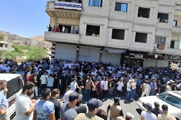 احتجاجات في عين منين للمطالبة بالإفراج عن المحتجزين (من الويب)