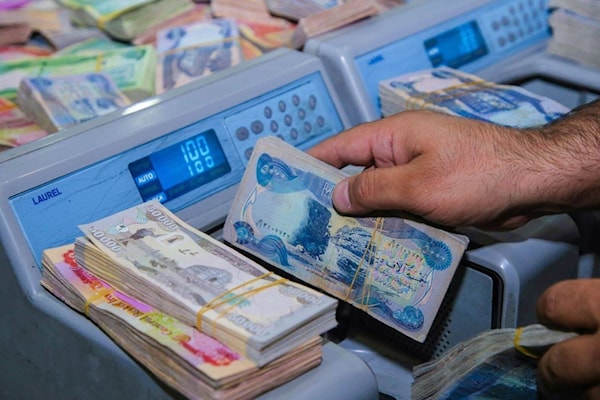 أزمة الرواتب في العراق تتجاوز نقص السيولة (من الويب)