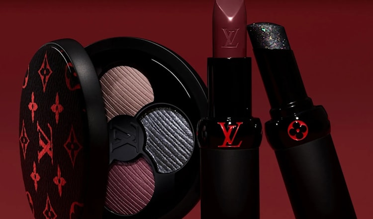 تأتي اللوحتان ضمن أول تعاون رسمي بين La Beauté Louis Vuitton وبات ماكغراث