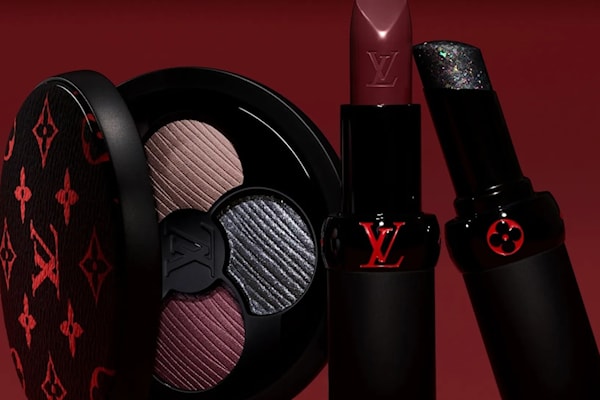 تأتي اللوحتان ضمن أول تعاون رسمي بين La Beauté Louis Vuitton وبات ماكغراث