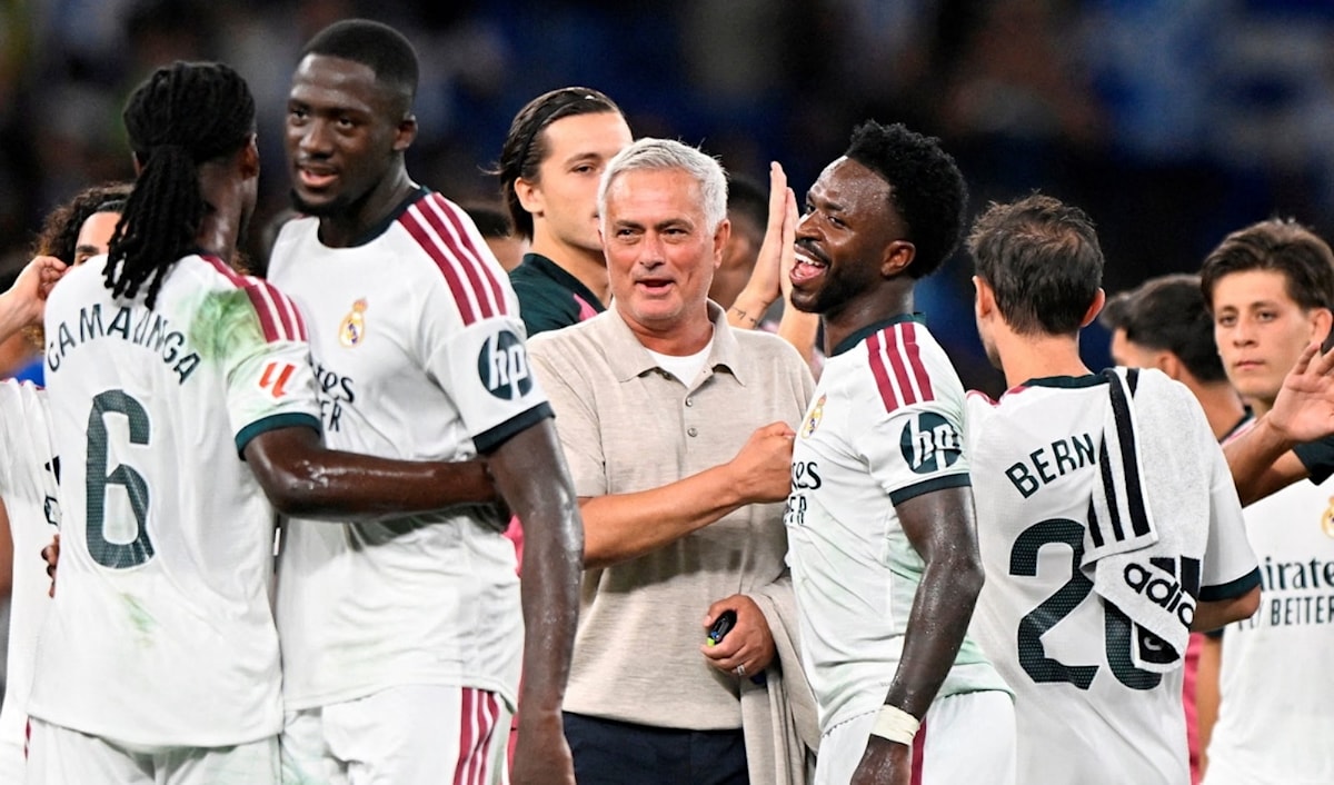 حققَ فريق ريال مدريد فوزاً صعباً ومتأخّراً على مضيفه إسبانيول 2-1 السبت