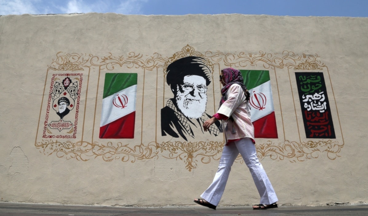طهران تشدّد لهجتها عشية بدء تطبيق العقوبات الأميركية (من الويب)