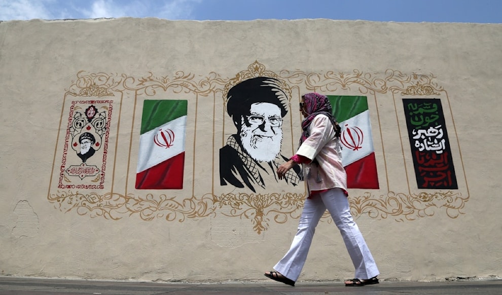 طهران تشدّد لهجتها عشية بدء تطبيق العقوبات الأميركية (من الويب)
