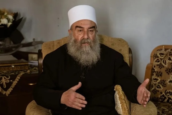 تركّز وسائل الإعلام الحكومية السورية والعربية على تظهير مواقف الهجري واختصار السويداء بها (أ ف ب)