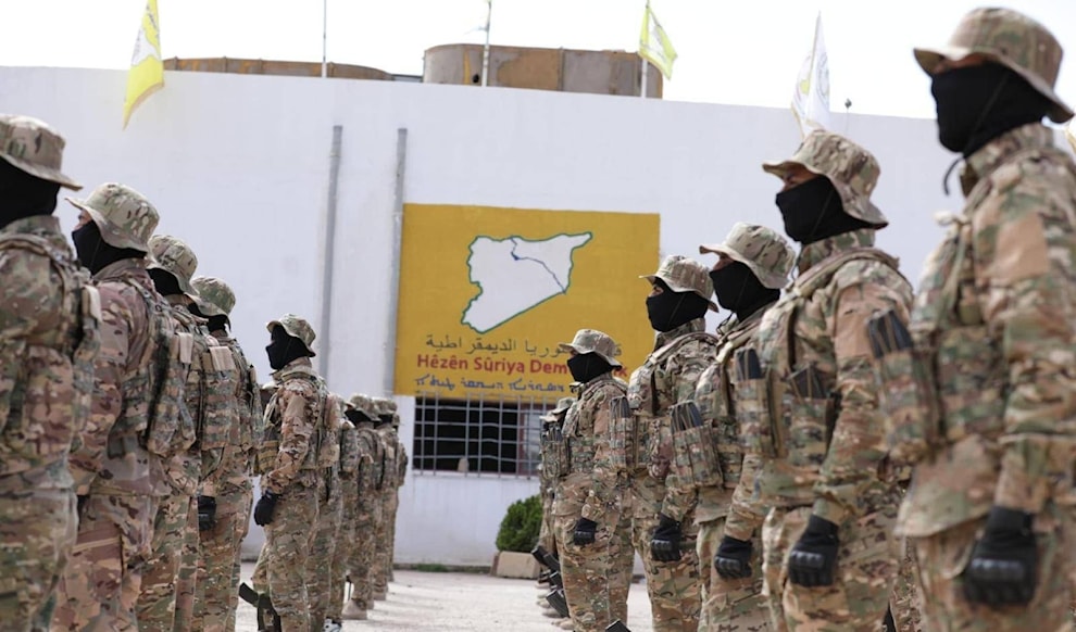 قرار الحل جاء بعد التوصل إلى اتفاق مع الرئيس السوري أحمد الشرع (من الويب)