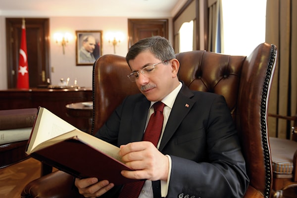 أحمد داود أوغلو: «السياسي» الذي اغتال «المثقّف»