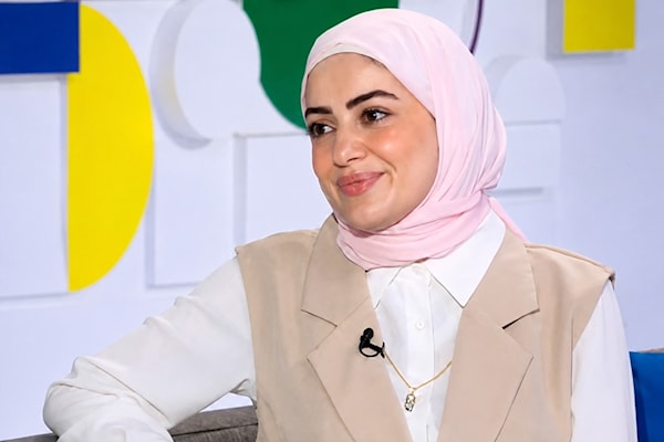 هبة علاء الدين تغنّي للأقحوان